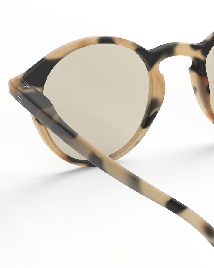 SUN LIGHTCOLOR #DLight Tortoise(Light brown lenses) | IZIPIZI