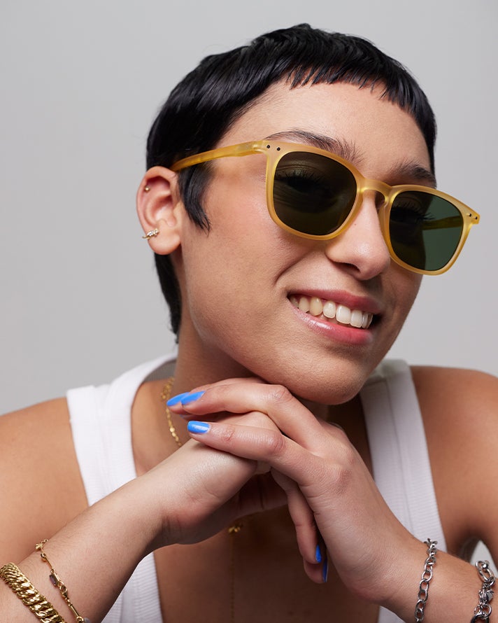 SUN #EYellow Honey(Green Lenses) | IZIPIZI ONLINE STORE